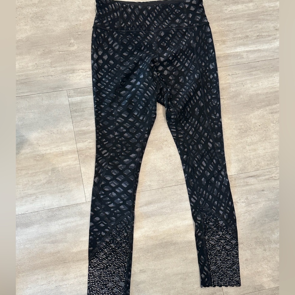 Lululemon leggings near new condition. Size 2 but will fit a 4 or slim 6